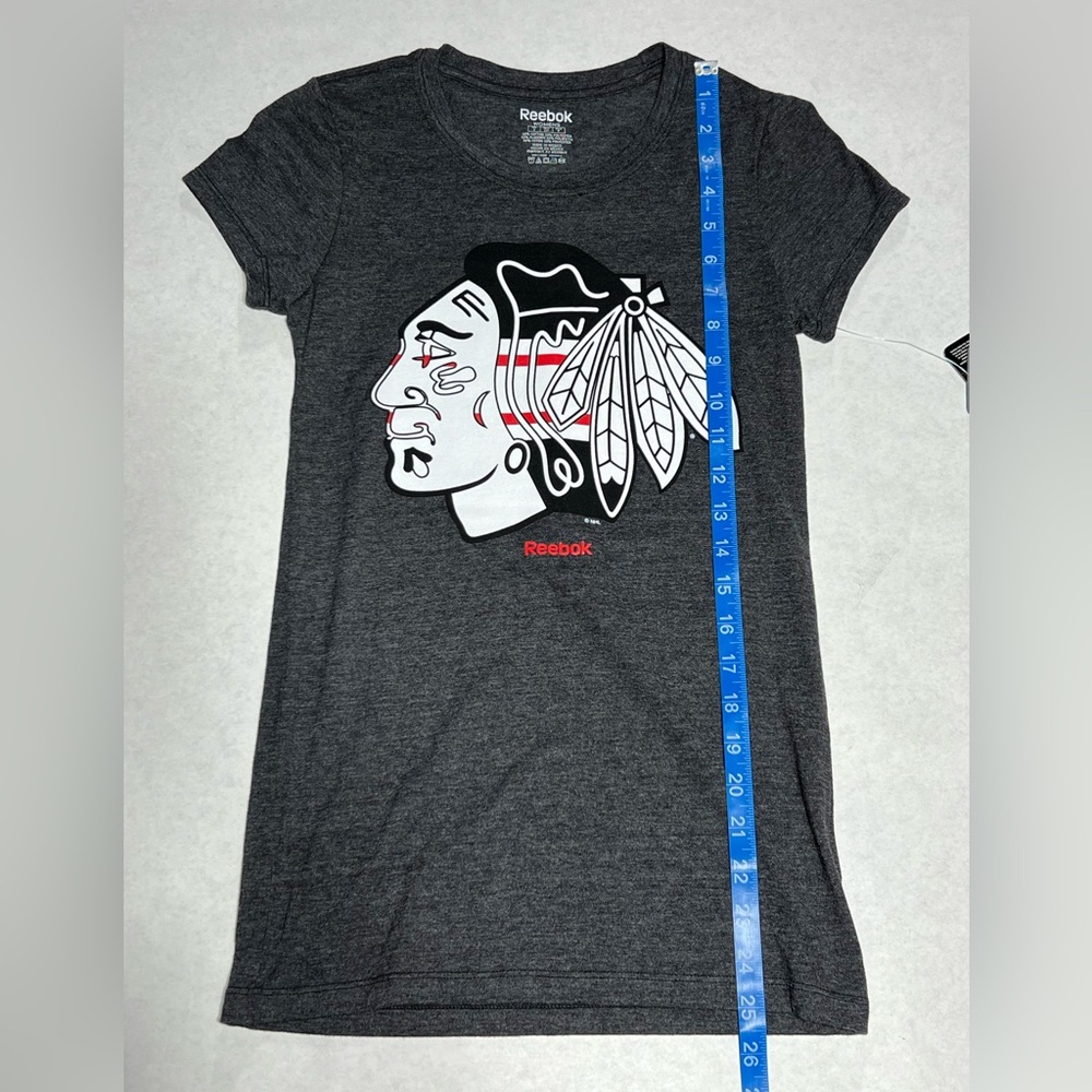 Chicago Blackhawks Tshirt New With Tags size small Johnathan Toews
